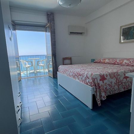 Hotel Ristorante Mareblu アマンテーア エクステリア 写真