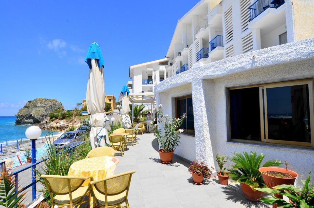 Hotel Ristorante Mareblu アマンテーア エクステリア 写真