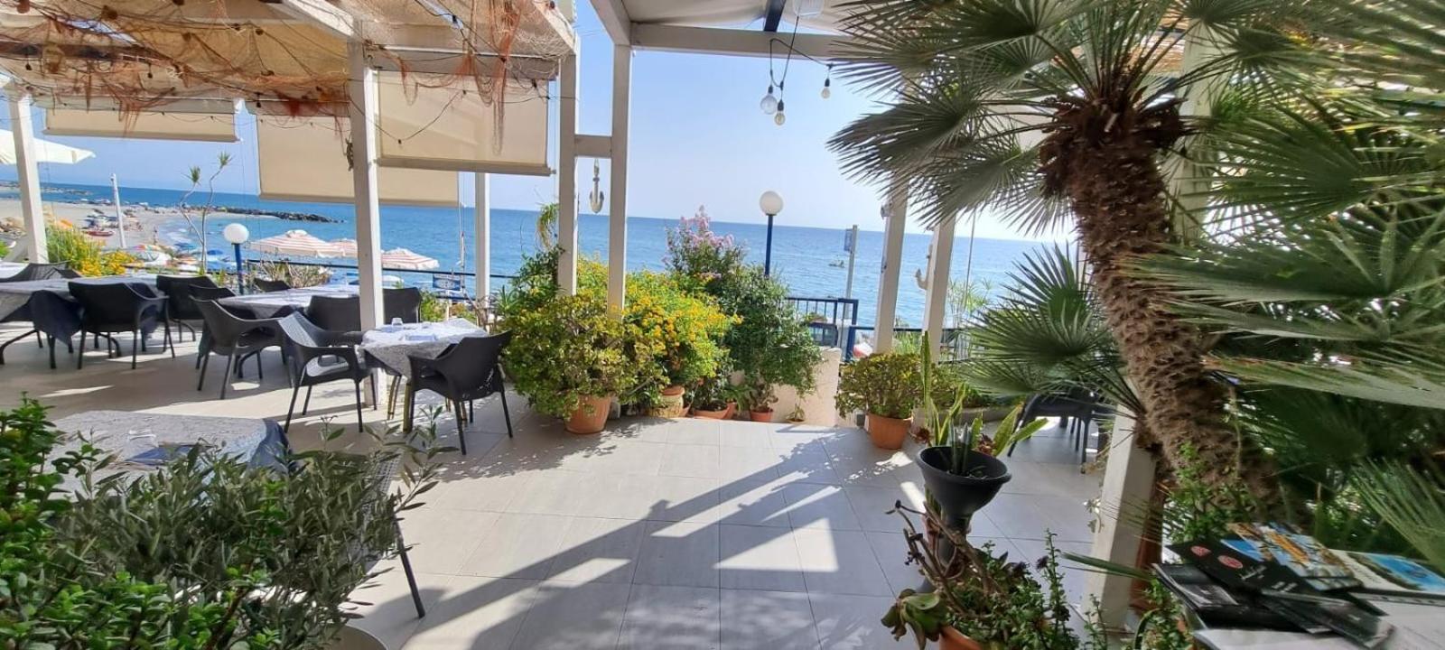 Hotel Ristorante Mareblu アマンテーア エクステリア 写真