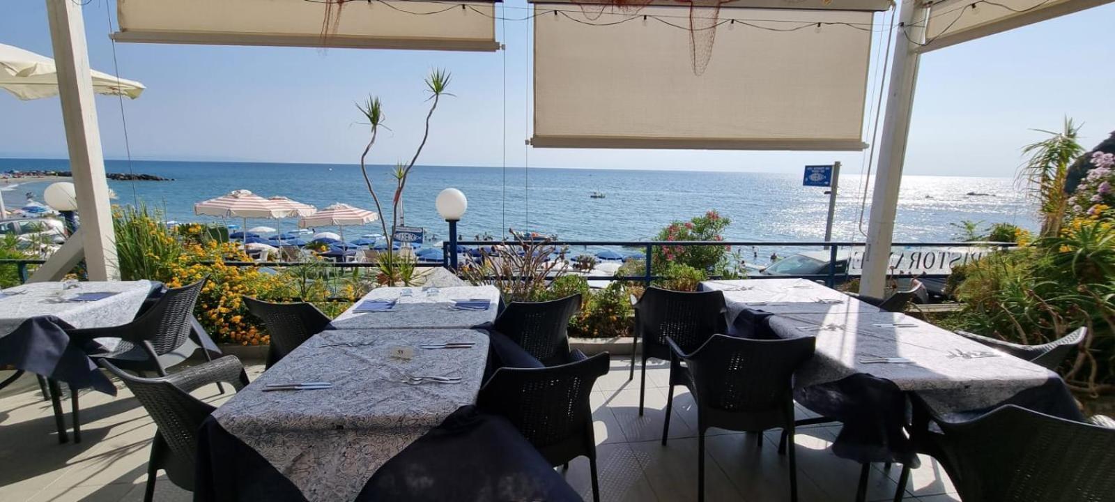 Hotel Ristorante Mareblu アマンテーア エクステリア 写真
