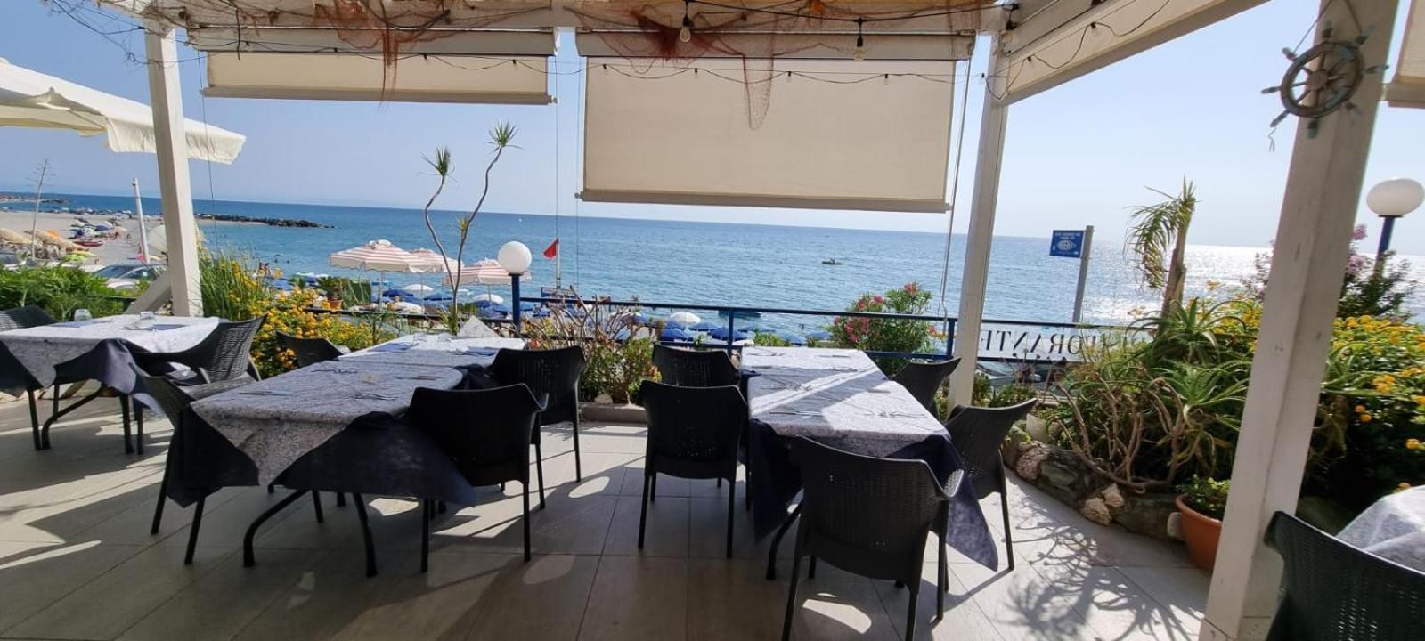 Hotel Ristorante Mareblu アマンテーア エクステリア 写真