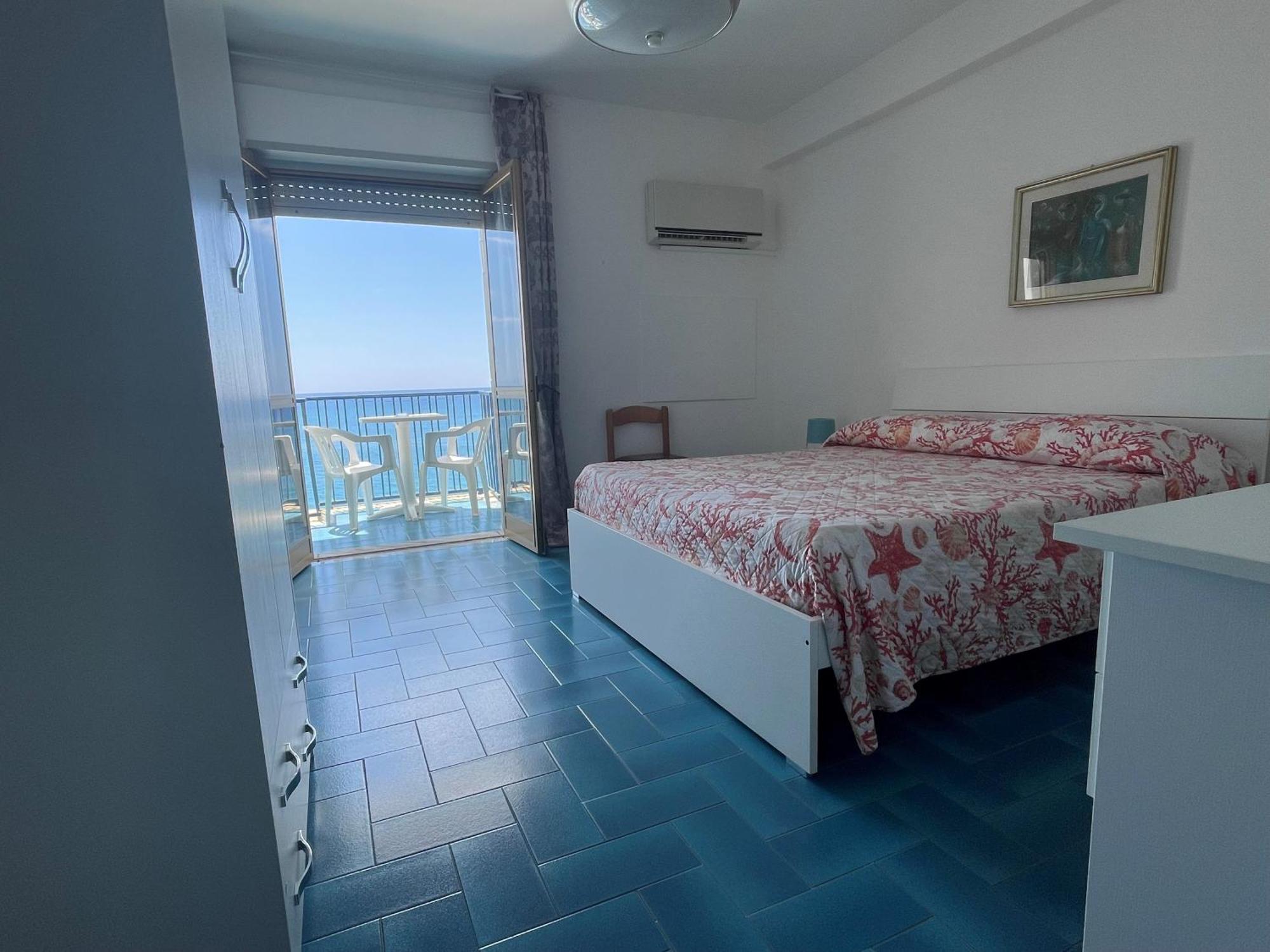 Hotel Ristorante Mareblu アマンテーア エクステリア 写真