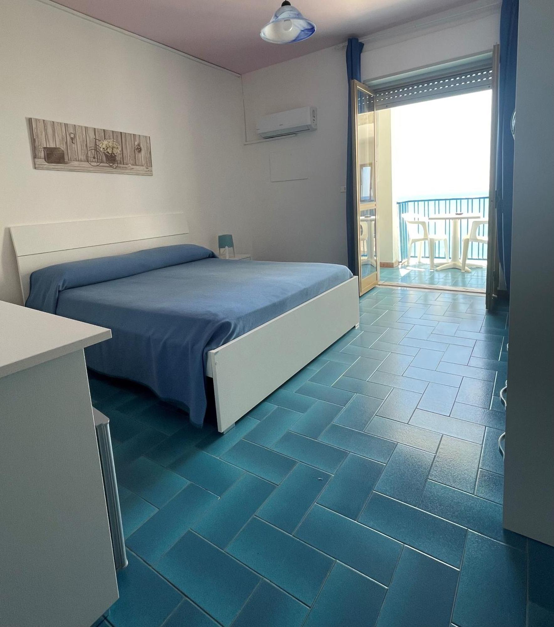 Hotel Ristorante Mareblu アマンテーア エクステリア 写真