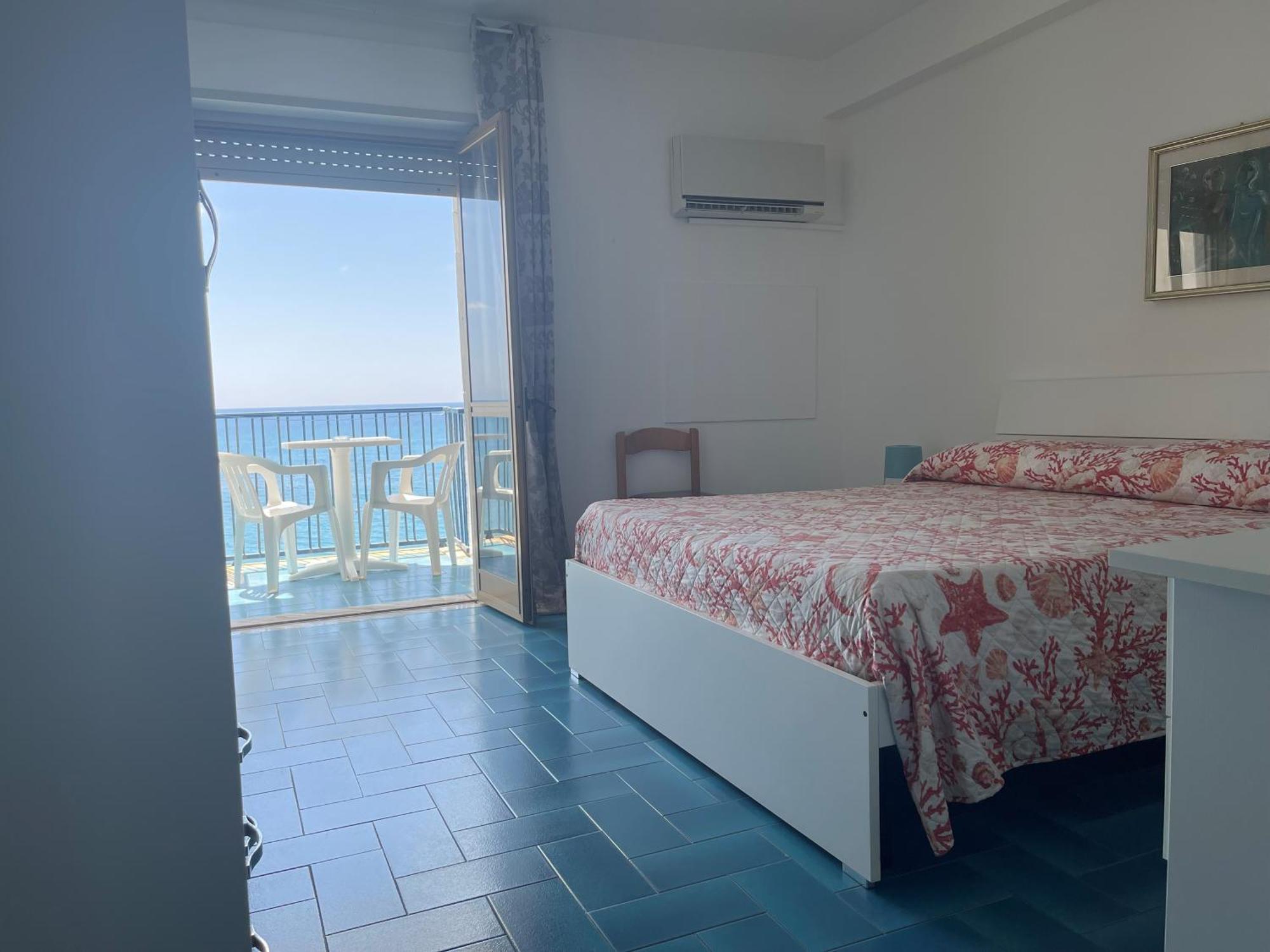 Hotel Ristorante Mareblu アマンテーア エクステリア 写真