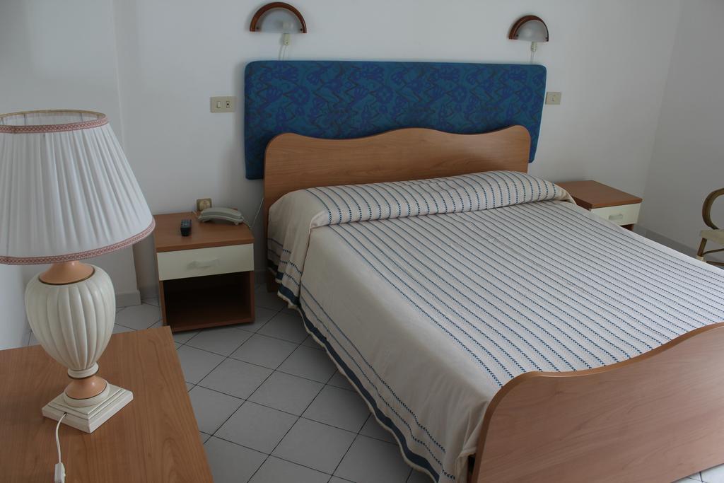 Hotel Ristorante Mareblu アマンテーア 部屋 写真